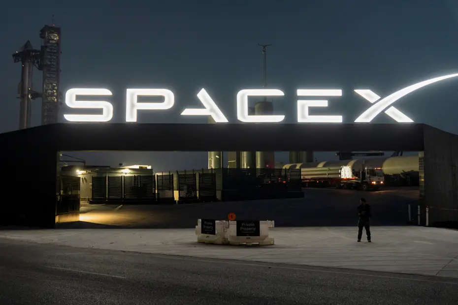 SpaceX roket boyama