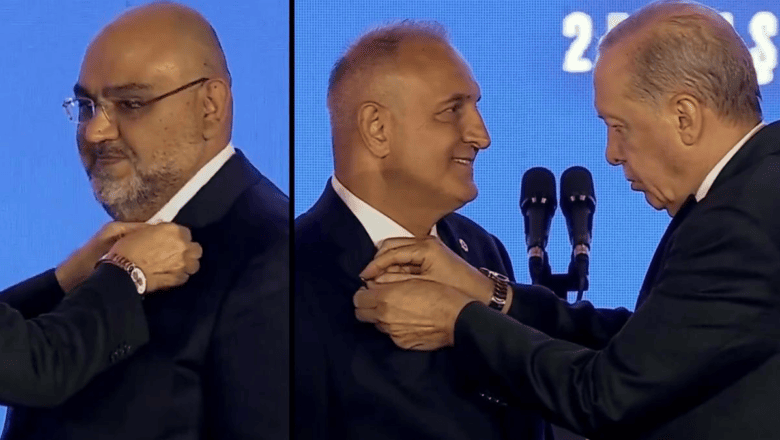 Rozetlerini Cumhurbaşkanı