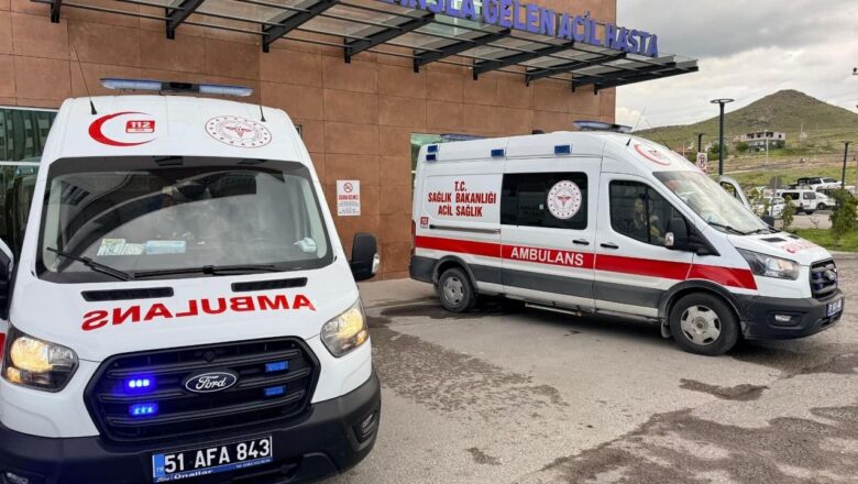 lastiği patlayan minibüs